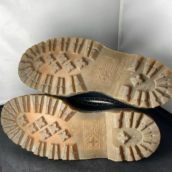 VINTAGE DR. MARTENS Black White Leather Wingtip Oxfords Made in England - Picture 13 of 13